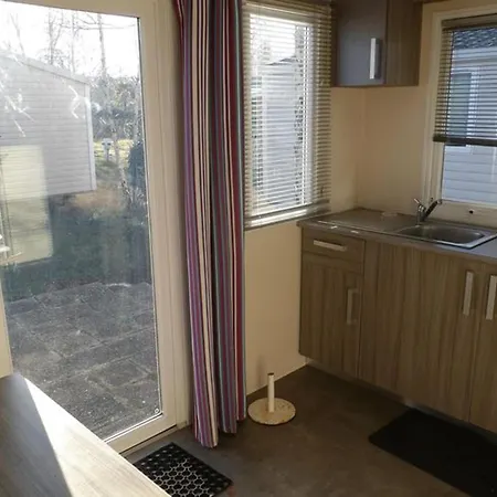 Kamp alanı Mobil-home Cosy Pour 2 Avec Terrasse A Saint-sornin - Api-1-52-546 *