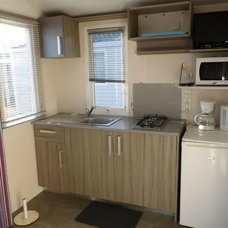 Mobil-home Cosy Pour 2 Avec Terrasse A Saint-sornin - Api-1-52-546 Saint-Sornin (Charente-Maritime)